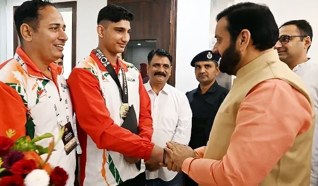 सीएम ने यूथ वर्ल्ड बॉक्सिंग चैंपियनशिप विजेता हेमंत सांगवान को दी शुभकामनाएं