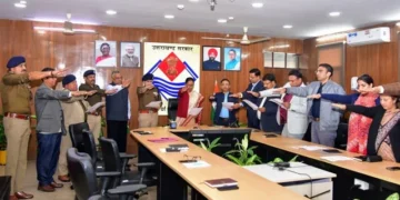 सीएस ने अधिकारियों को दिलाई संविधान की शपथ
