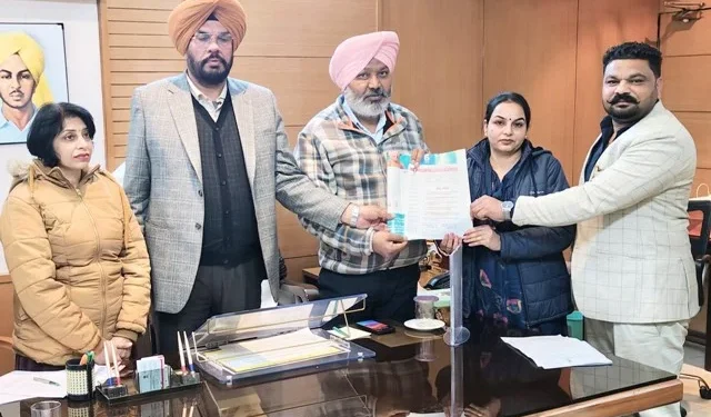 कैबिनेट सब-कमेटी ने कर्मचारी यूनियनों के साथ की मीटिंग