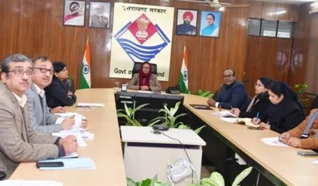 गोबर धन योजना पर तालमेल के साथ कदम बढ़ाएं विभाग - सीएस