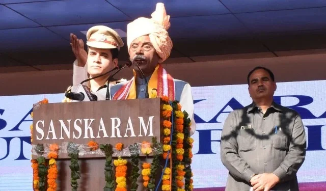 छात्रों को शिक्षा के साथ भारतीय संस्कृति का ज्ञान भी जरूरी - राज्यपाल