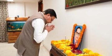 धामी ने डा. अंबेडकर को दी श्रद्धांजलि