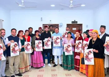 धामी ने फिल्म "मैरै गांव की बाट" का प्रोमो किया लॉन्च