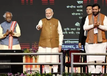 पीएम ने देशव्यापी बीमा सखी योजना का किया शुभारंभ