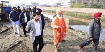 मंत्री डॉ. रवजोत सिंह और सांसद संत सीचेवाल ने 'बूढ़े दरिया' का दौरा किया