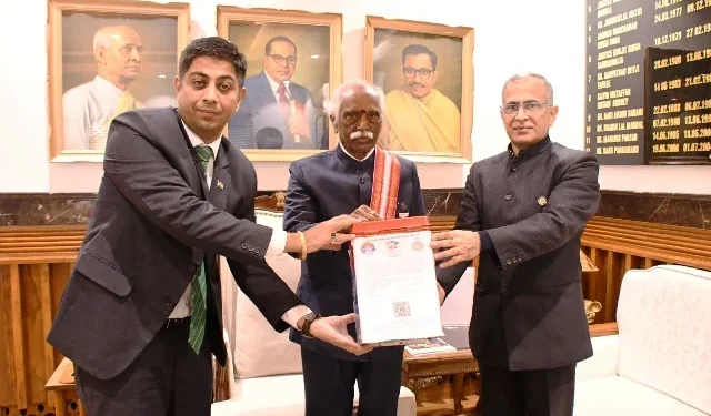 राज्यपाल ने सशस्त्र सेना झंडा दिवस पर वीरों को श्रद्धांजलि अर्पित की