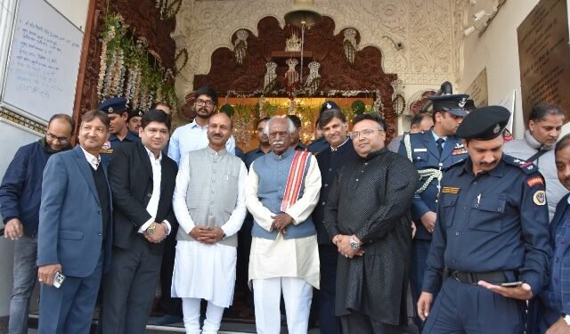 राज्यपाल पहुंचे बांके बिहारी मंदिर