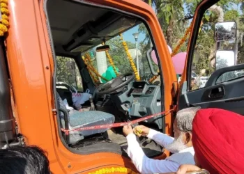 विज ने अंबाला में सीवरेज साफ करने वाली मशीन का उद्घाटन