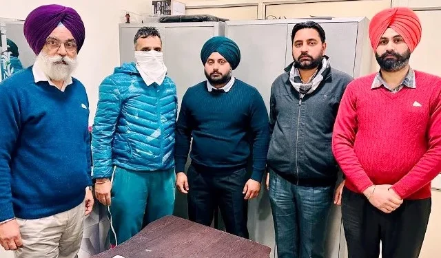 सरकारी खजाने को नुकसान पहुंचाने वाला भगोड़ा ठेकेदार काबू