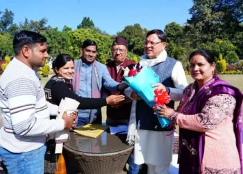 सीएम धामी से जनप्रतिनिधियों ने की मुलाकात