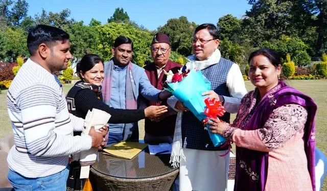 सीएम धामी से जनप्रतिनिधियों ने की मुलाकात