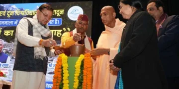 सीएम ने दून विश्वविद्यालय के समारोह में लिया भाग