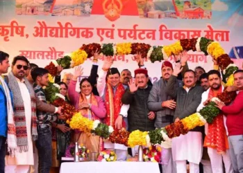 सीएम ने पर्यटन मेले में लिया हिस्सा