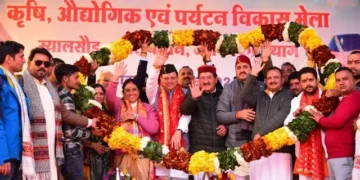 सीएम ने पर्यटन मेले में लिया हिस्सा