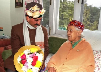 सीएम ने पूर्व मंत्री व वरिष्ठ कांग्रेस नेता विद्या स्टोक्स से भेंट की