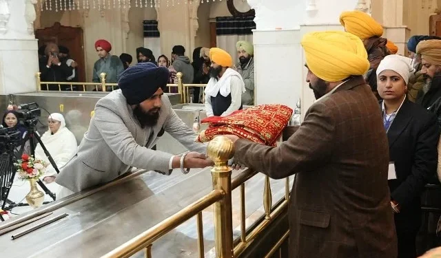सीएम मान गुरुद्वारा श्री फतेहगढ़ साहिब में हुए नतमस्तक