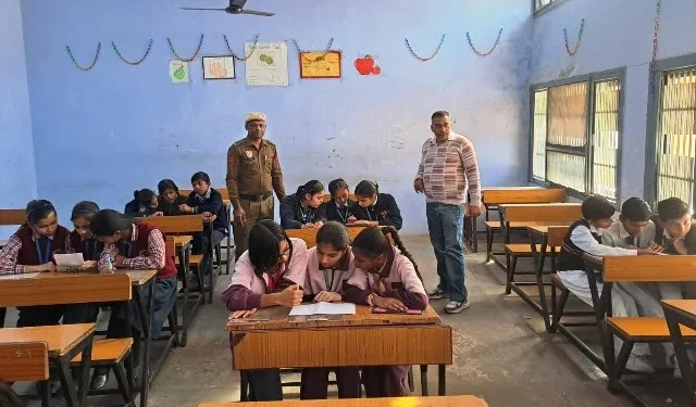 हरियाणा पुलिस ने करवाया रोड सेफ्टी पर क्विज कंपीटीशन