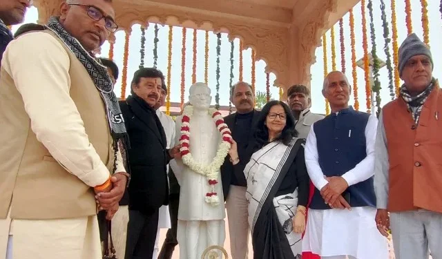 अहीरवाल क्षेत्र के पहले विधायक बाबू मोहर सिंह के स्मारक का लोकार्पण