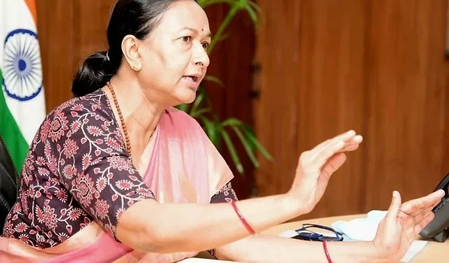 जरूरतमंदों तक पहुंचे स्वास्थ्य योजनाओं की जानकारी - सीएस