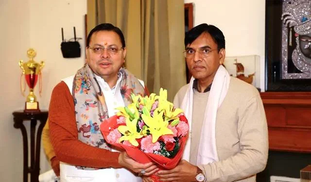 धामी ने की केंद्रीय मंत्री मांडविया से मुलाकात