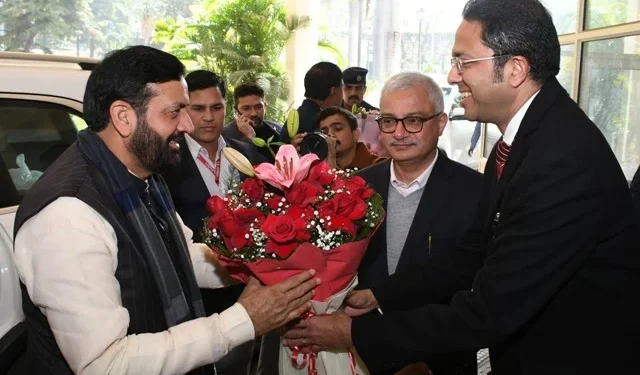 नववर्ष पर आईएएस अफसरों ने किया लंच का आयोजन