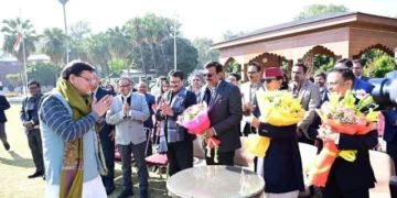 नववर्ष पर सीएम से मिले मंत्री और अफसर
