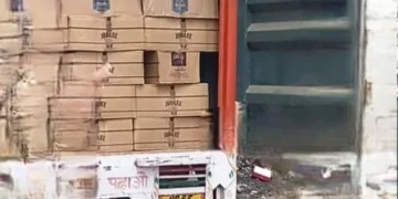 पंजाब में 220 पेटी अवैध शराब के साथ ट्रक काबू