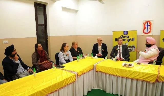 प्राइमरी स्कूल टीचरों को फिनलैंड भेजेगी पंजाब सरकार