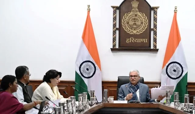 बेहतर तालमेल के लिए वरिष्ठ अधिकारियों की रेगुलर बैठक जरूरी - जोशी