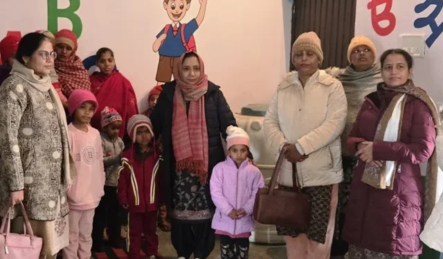 मंत्री डॉ. बलजीत कौर ने आंगनबाड़ी केंद्रों का किया औचक निरीक्षण