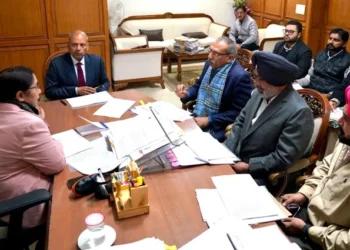 मंत्री ने की जनकल्याण योजनाओं की समीक्षा