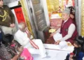 राज्यपाल ने माता मनसा देवी मंदिर में की पूजा अर्चना