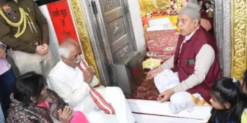 राज्यपाल ने माता मनसा देवी मंदिर में की पूजा अर्चना