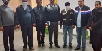 रिश्वत लेते निगम बिल्डिंग इंस्पेक्टर व नक्शा नवीस काबू