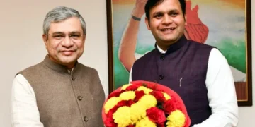 रेल मंत्री अश्विनी वैष्णव से मिले मंत्री गौरव गौतम