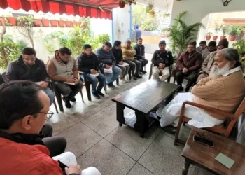 विज ने अफसरों से विकास कार्यों पर लिया अपडेट