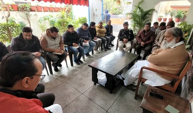 विज ने अफसरों से विकास कार्यों पर लिया अपडेट