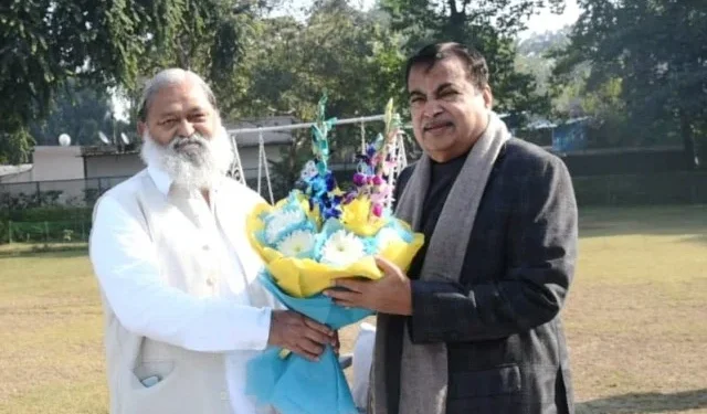 विज ने केंद्रीय मंत्री नितिन गडकरी से की मुलाकात