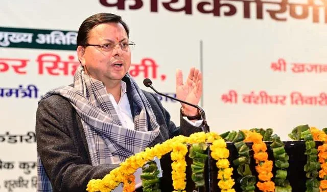 सीएम उत्तरांचल प्रेस क्लब कार्यकारिणी के शपथ ग्रहण में हुए शामिल