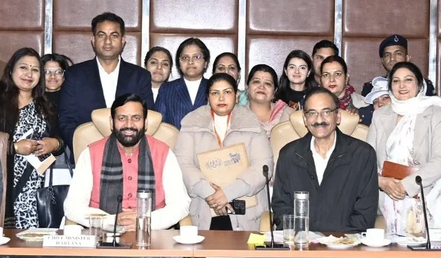 सीएम ने महिला प्रतिनिधियों के साथ की पूर्व बजट चर्चा