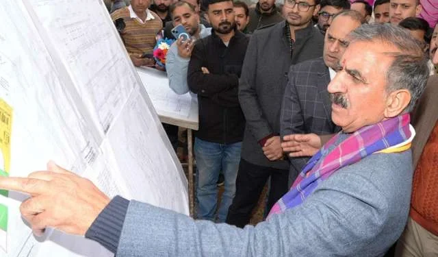 सीएम ने राजीव गांधी डे-बोर्डिंग स्कूल का शिलान्यास किया