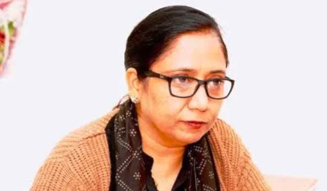 स्कॉलरशिप योजना पर गंभीरता से काम करें अधिकारी - मंत्री