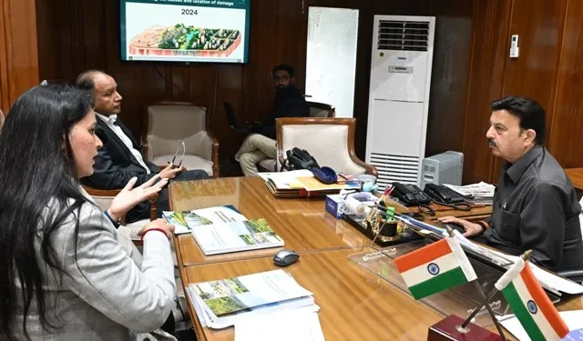 जंगल सफारी पर तेजी से चल रहा है कार्य - मंत्री