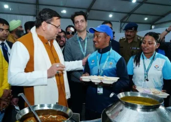 धामी ने किया स्पोर्ट्स स्टेडियम का अवलोकन