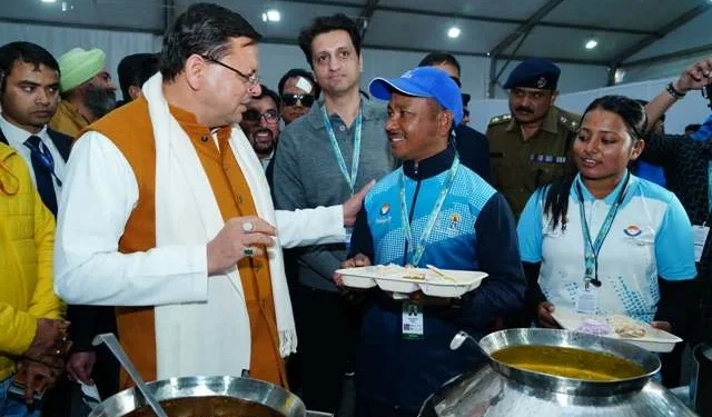 धामी ने किया स्पोर्ट्स स्टेडियम का अवलोकन