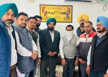 नगर परिषद का क्लर्क रिश्वत लेते गिरफ्तार