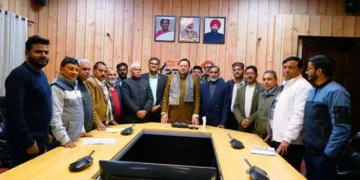 पत्रकारों से मिले सीएम धामी