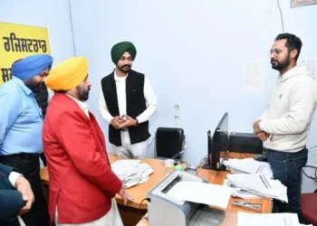 मान ने किया चीमा और सरदूलगढ़ के तहसील कांप्लेक्स का औचक दौरा