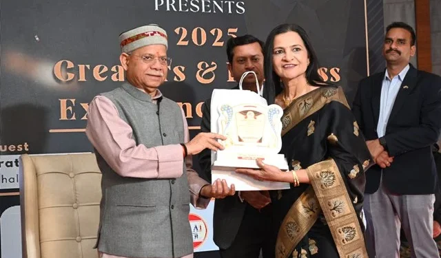 राज्यपाल ने 2025 - क्रिएटर्स एंड बिजनेस एक्सीलेंस अवार्ड प्रदान किए