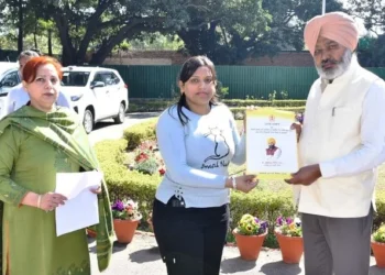 वित्त मंत्री ने नए भर्ती हुए कर्मचारियों को नियुक्ति पत्र सौंपे